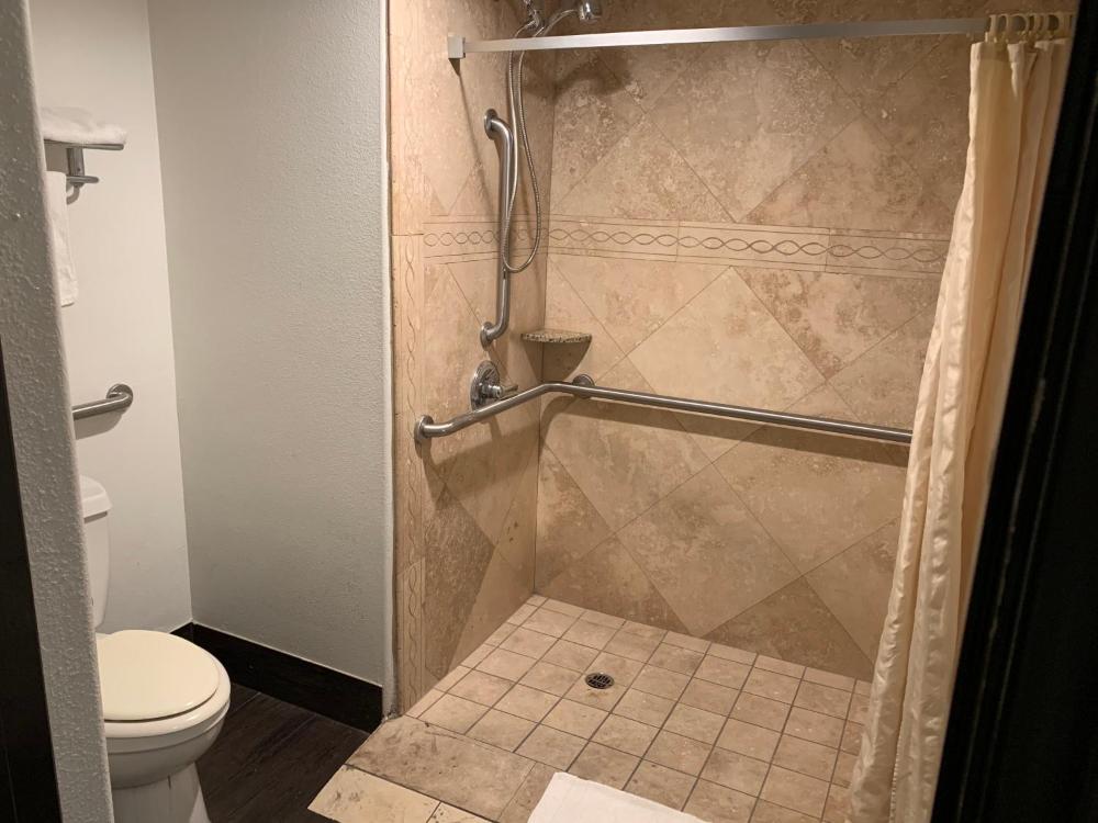 Queen Room - Disability Access/Non-Smoking interior